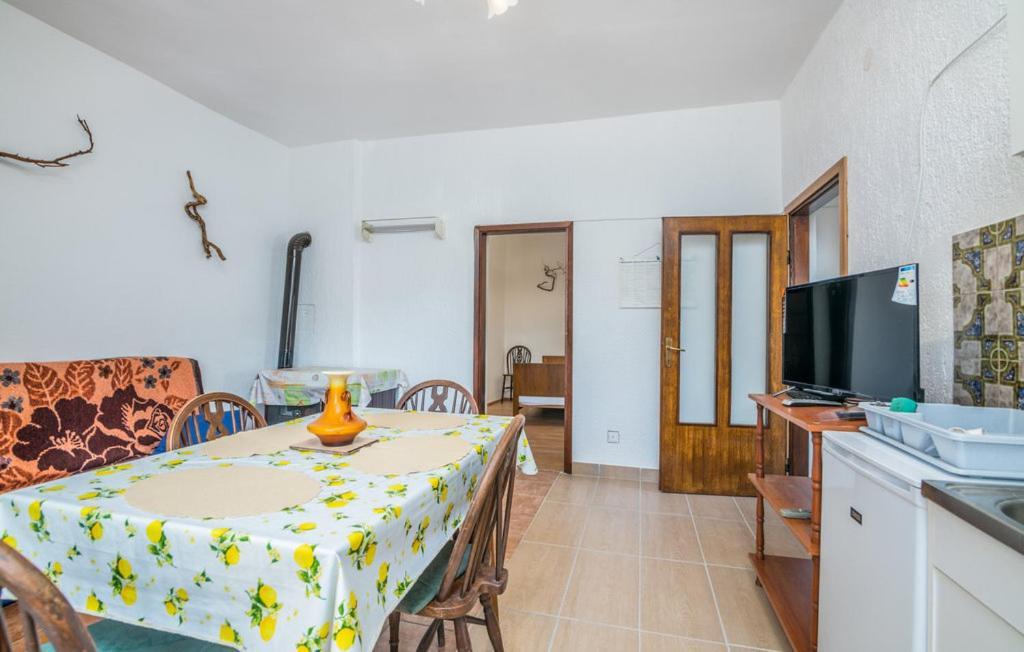 Apartmani Mile Krk Town Exteriör bild