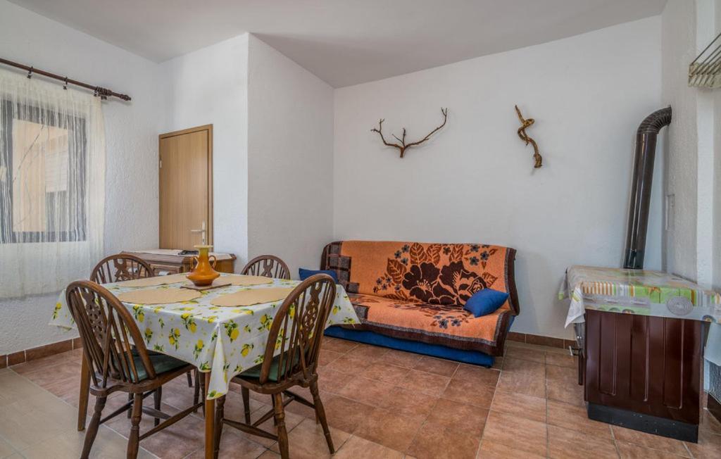 Apartmani Mile Krk Town Exteriör bild