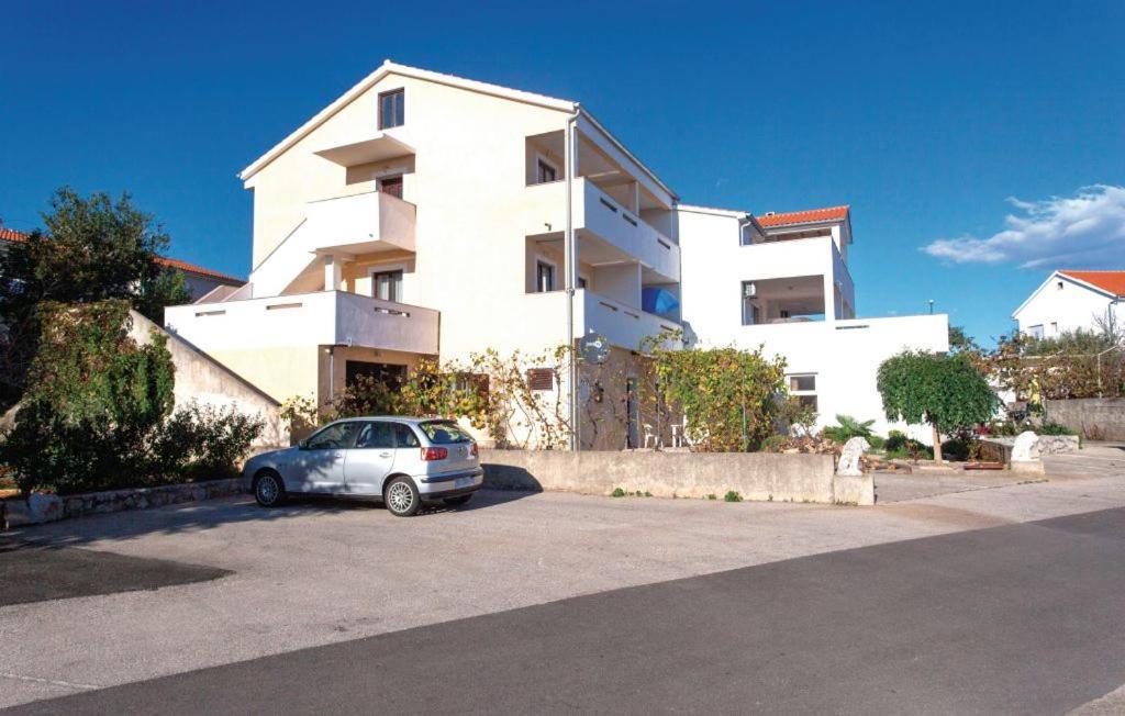 Apartmani Mile Krk Town Exteriör bild